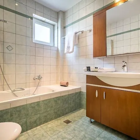 Ostria Luxury *