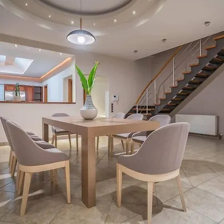 빌라 Ostria Luxury Pandokrátor