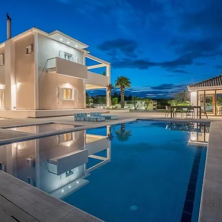 Ostria Luxury * Pandokrátor