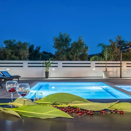 Ostria Luxury * Pandokrátor