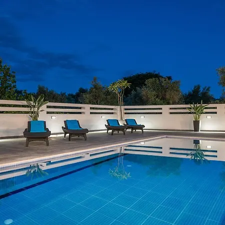 Ostria Luxury Villa *