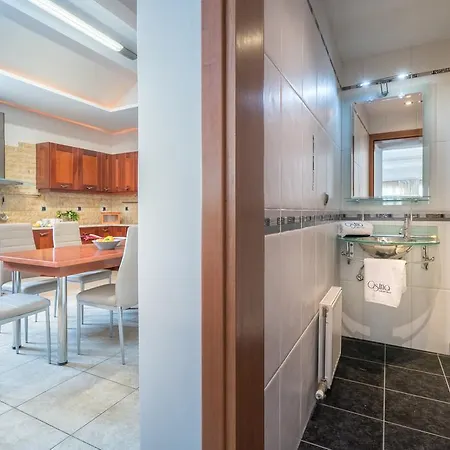 Ostria Luxury Vilă *