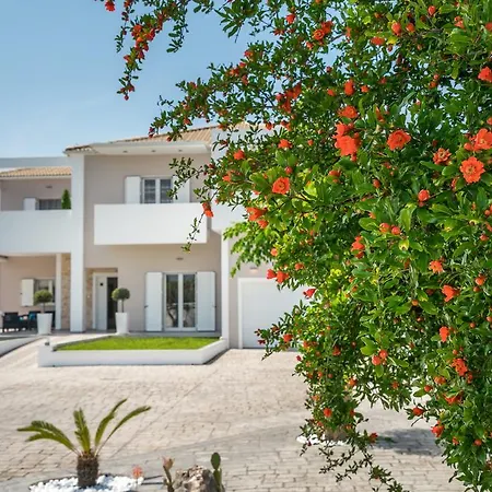 Ostria Luxury * Pandokrátor