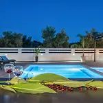 Ostria Luxury * Pandokrátor