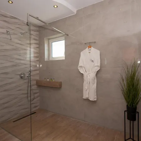 Ostria Luxury *