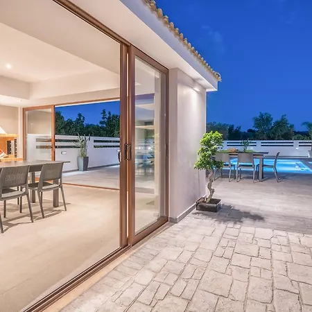 Ostria Luxury *