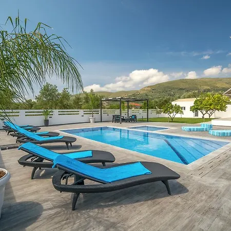 빌라 Ostria Luxury