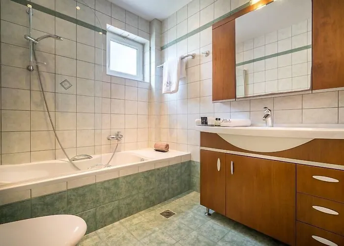 Ostria Luxury *