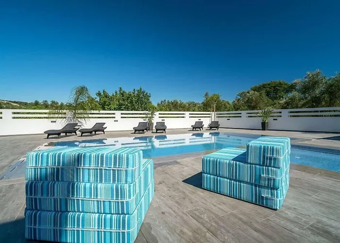 Ostria Luxury *