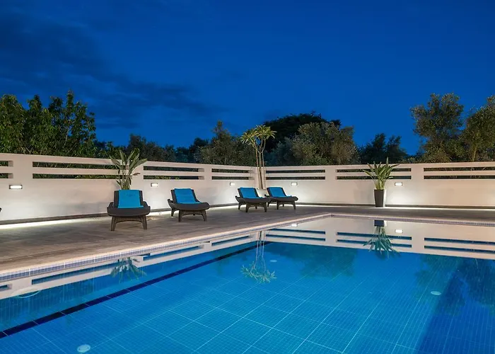Ostria Luxury Villa *